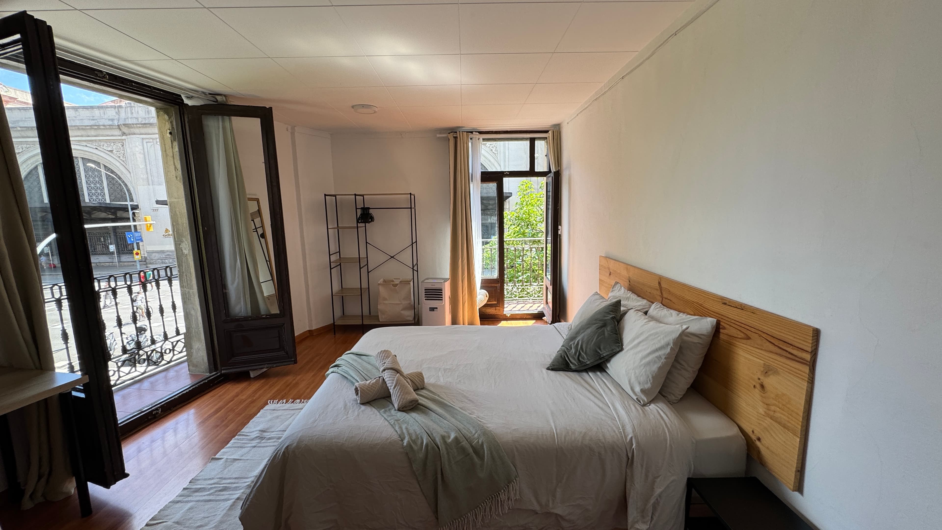 Big room with two private sunny balconies