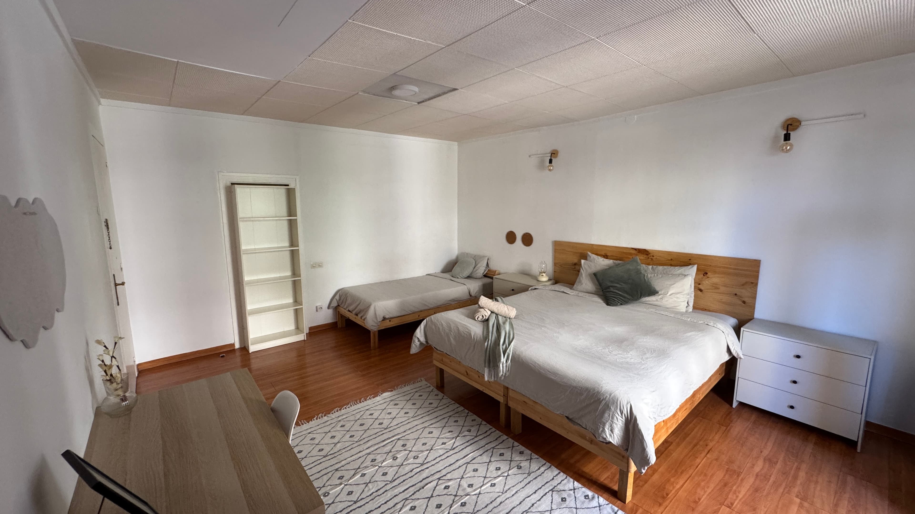 Kingbed room with private balcony